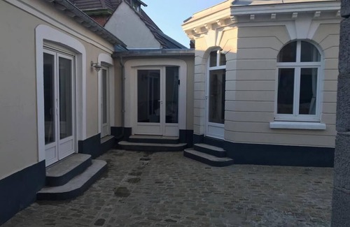 Wimereux House | Prime Location, Steps to Beach & Shops - Guest Rated 9.8