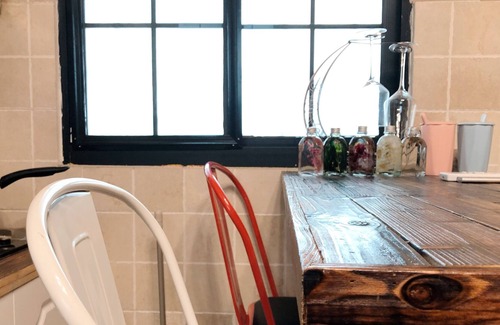 Huaihai Road Commercial Area House | Charming Lodge Line 1 French Concession SH