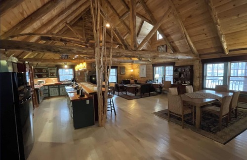St. Johnsville Cabin | Charming lodge with 4 bedrooms and WiFi, AC in Saint Johnsville