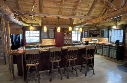 St. Johnsville Cabin | Charming lodge with 4 bedrooms and WiFi, AC in Saint Johnsville