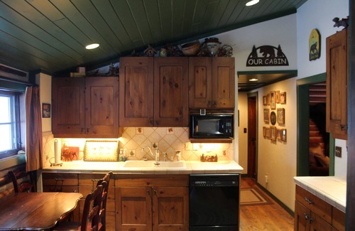Bozeman House | Idyllic Log Cabin Retreat in Cottonwood Canyon Near Bozeman