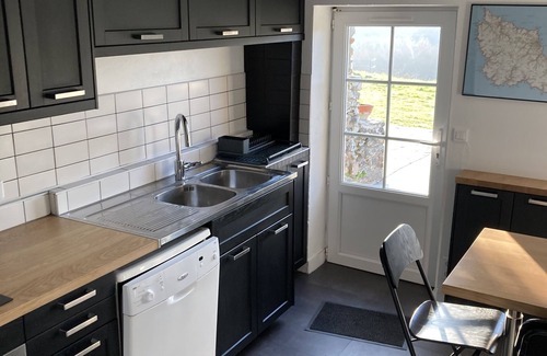 Locmaria House | Idyllic Beachside Retreat in Belle Île en Mer - 10/10 Rated