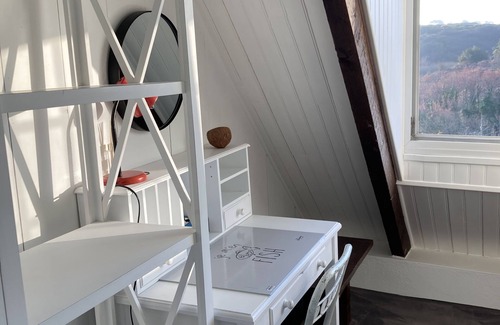 Locmaria House | Idyllic Beachside Retreat in Belle Île en Mer - 10/10 Rated