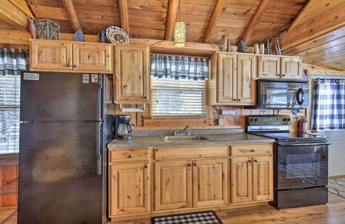 Sayner Cottage | Charming Lost Lake Cabin: Fish, Boat & Hunt!