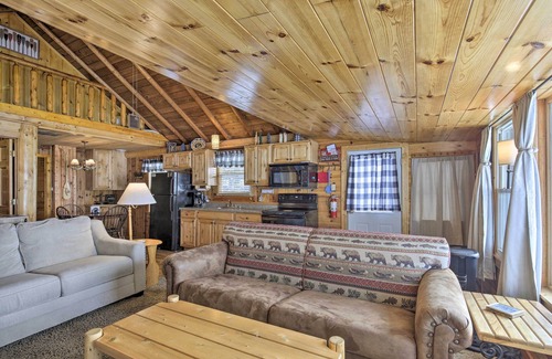 Sayner Cottage | Charming Lost Lake Cabin: Fish, Boat & Hunt!