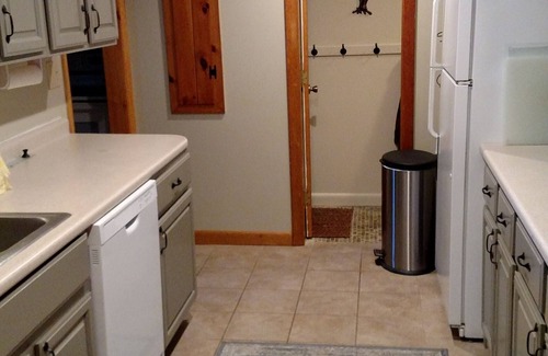 Fryeburg House | Guest Rated 10/10: Lovewell Pond Lakehouse with Ocean Views