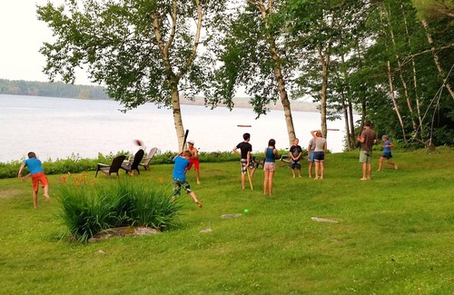 Fryeburg House | Guest Rated 10/10: Lovewell Pond Lakehouse with Ocean Views