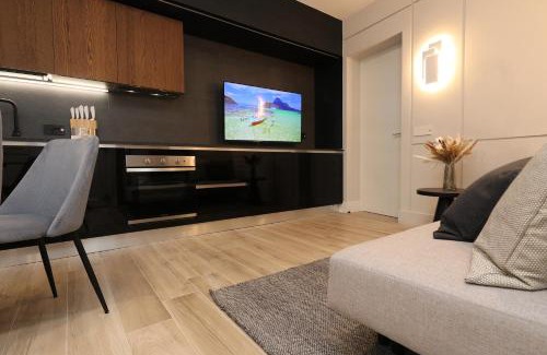 Olbia City Centre Apartment | Elegant Suite Garibaldi in Old Town with Family-Friendly Amenities