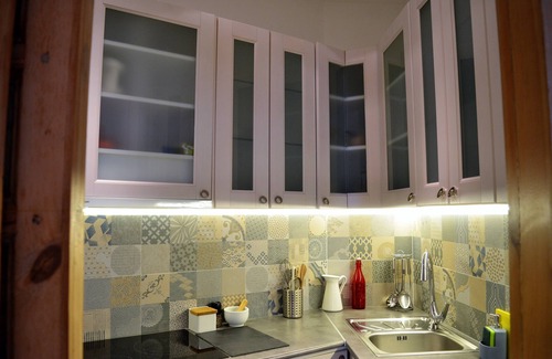 Sol Apartment | Elegant Apartment near Plaza Mayor with Spa and Breakfast