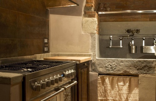 Arezzo Apartment | Historic Guest House in Arezzo with Breakfast & Dining