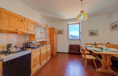 Magognino Apartment | Scenic Stresa Hills Hotel with Lake View & Pet-Friendly Rooms