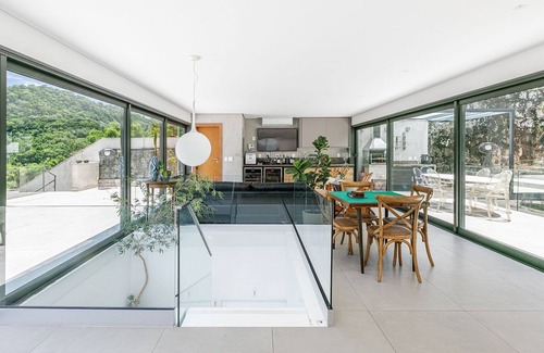 Jardim Botanico Villa | Elegant Mansion with Private Pool in Jardim Botânico