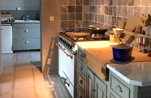 Bedarrides House | Charming Mas in Provence, Large heated Pool, Garden and Shaded Courtyard