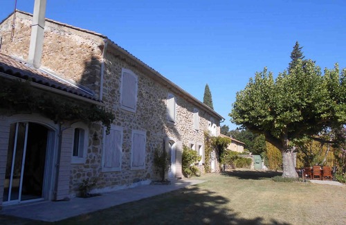 Mondragon House | Peaceful Mas Provençal with Pool & Garden for 14 Guests