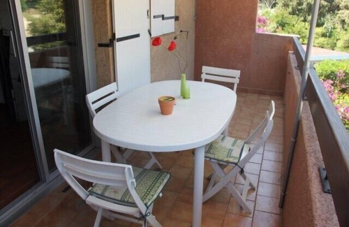 La Nartelle Apartment | Beachside Log Cabin with Terrace & Pool - Guest Rated 9.2