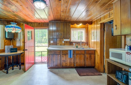 Herron Cottage | Relaxing Michigan Cottage with Sunroom & Lake Access