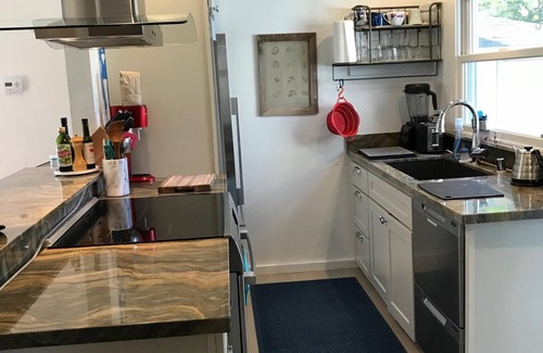 North Fair Oaks House | Pet-Friendly Mid-Century Modern Cottage with Ocean Views