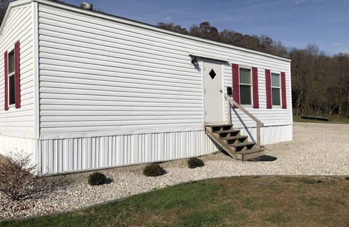 Newport House | Discover a Pet-Friendly Mini Mobile Home with Breakfast