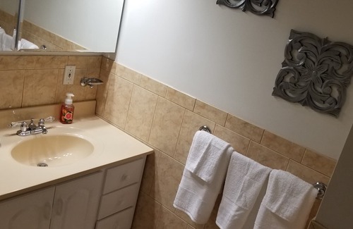 Providence House | Cozy Mini Suite with Kitchen near City Attractions