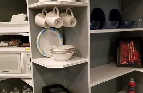 Providence House | Cozy Mini Suite with Kitchen near City Attractions