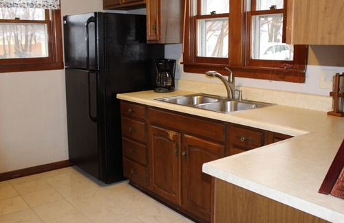 South Bend House | Cozy Mishawaka & South Bend Retreat - Pet and Family Friendly!
