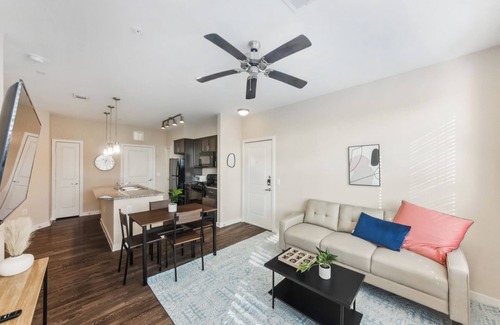Southeast Houston Apartment | Charming & Modern 1Bd/1Bth I Properties by Preston