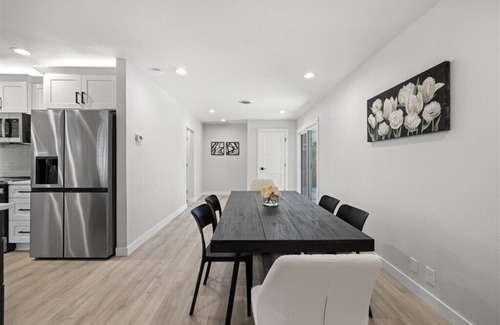 South Richland House | Charming, Modern 3-bedroom house with AC and WiFi in Richland.