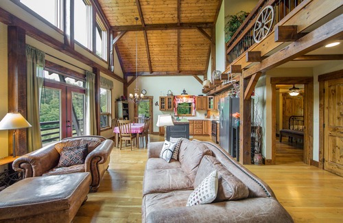 Brevard Cabin | Modern Cabin Retreat with Bike Storage & Pet-Friendly Comfort