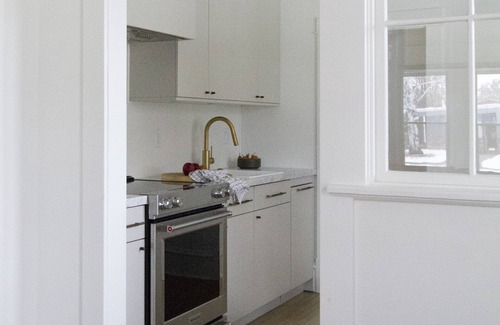 Miles City House | Modern Cottage: Guest Rated 10/10 & Family-Friendly Amenities