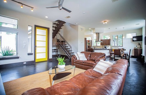 Central East Austin House | Modern Home with Spa and Breakfast Near Downtown & UT