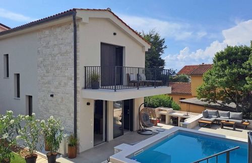 Milcetici Villa | Charming & Modern Villa Bella Maris with Pool