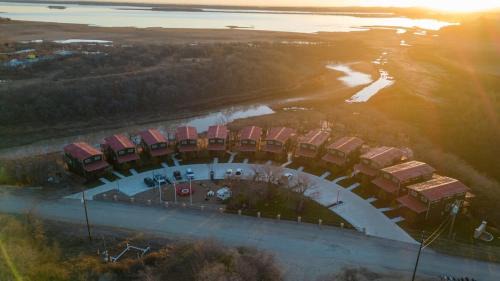 Bridgeport House | Modern Cabin with Hot Tub, Fire Pit & Games for Families