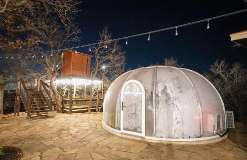 Bridgeport House | Modern Cabin with Hot Tub, Fire Pit & Games for Families