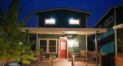 Bridgeport House | Modern Cabin with Hot Tub, Fire Pit & Games for Families