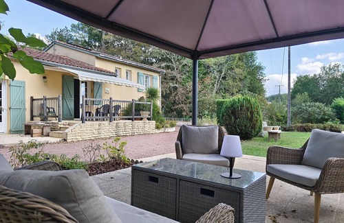 Fumel Villa | Charming modernised house with swimmingpool and view