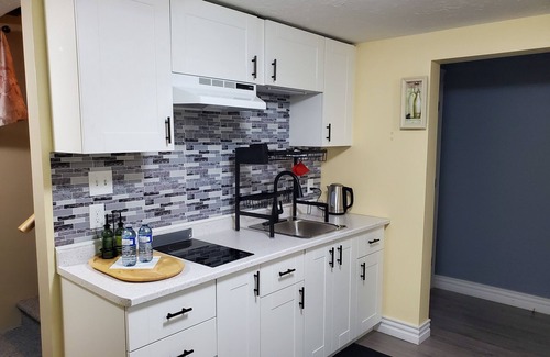 Moncton Apartment | Charming Moncton Guest Room