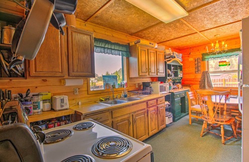 Ringling Cabin | Exceptional Montana Retreat with Scenic Mountain Views
