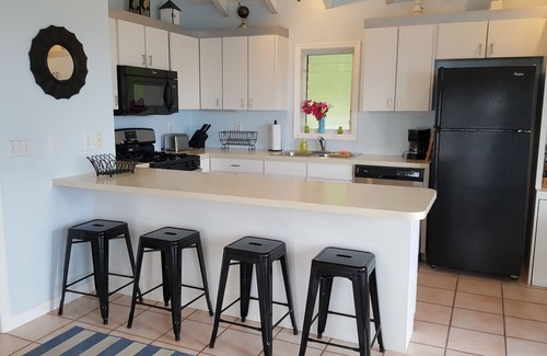 Hart Bay Cottage | Charming Moonsong Cottage One Bedroom in Chocolate Hole Offers Hot Tub & Views!