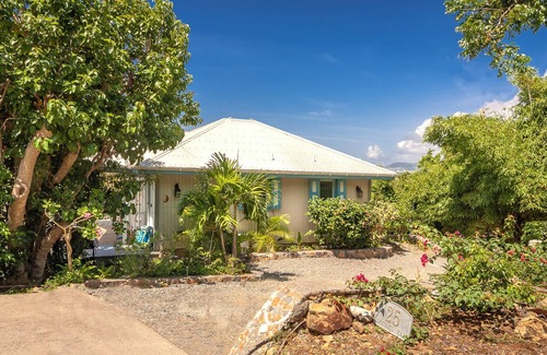Hart Bay Cottage | Charming Moonsong Cottage One Bedroom in Chocolate Hole Offers Hot Tub & Views!