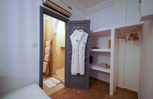 Sidi Ben Slimane El Jazouli Bed & Breakfast | Elegant Moroccan Riad & Spa with Pool in Marrakech