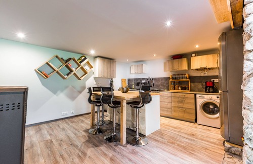 Champoleon House | Mountain House Retreat: 10/10 Rated & Pet Friendly Amenities