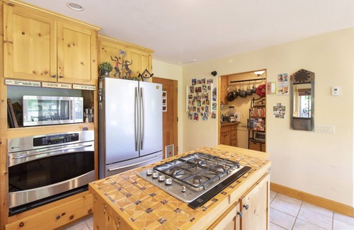 Carbondale House | Cozy Mountain Retreat in River Valley Ranch for Families