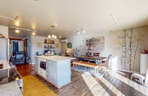 Rye House | Guest Rated 10/10: Mountain Retreat with Enclosed Yard