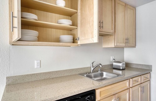 Mountain View Apartment | Inviting Mountain View 2BR with Pool, Gym & Pet-Friendly