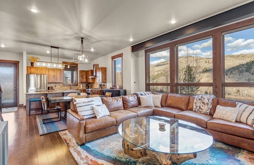 Silverthorne House | Newly Built Mountain Retreat in Silverthorne - 10/10 Rating!