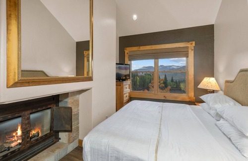 Mountain Village Cabin | Inviting Mountain Village Lodge with Heated Pool & Ski Access