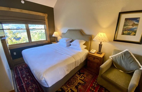 Mountain Village Cabin | Inviting Mountain Village Lodge with Heated Pool & Ski Access