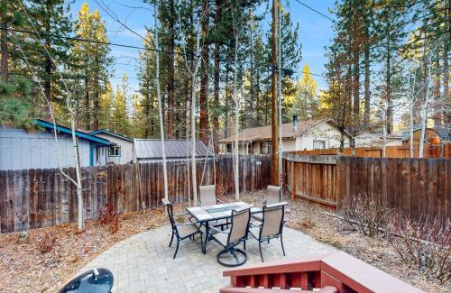Bijou Park House | Cozy Mt Rose Retreat with Hot Tub and Family-Friendly Amenities