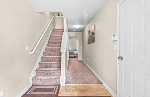 Atlanta Apartment | Inviting MultiLevel Townhouse with Pool and Great Reviews