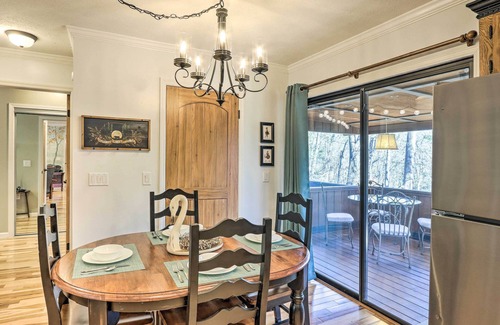 Murphy House | Inviting Murphy Getaway with Fire Pit & Hot Tub Access